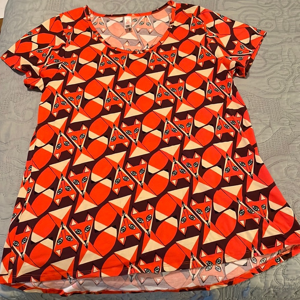 LuLaRoe L Bright Orange Fox Print Short Sleeve Tee Shirt